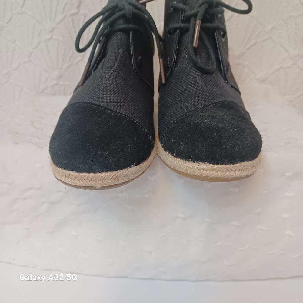 Toms Women Size 8.5 Black Canvas Wedge Shoes - Picture 11 of 14